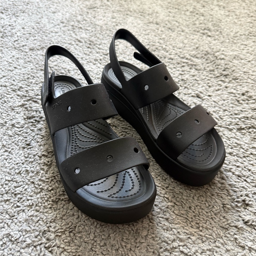 Crocs Brooklyn Low Wedges